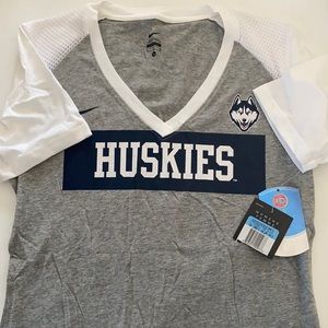 UCONN Huskies tshirt
